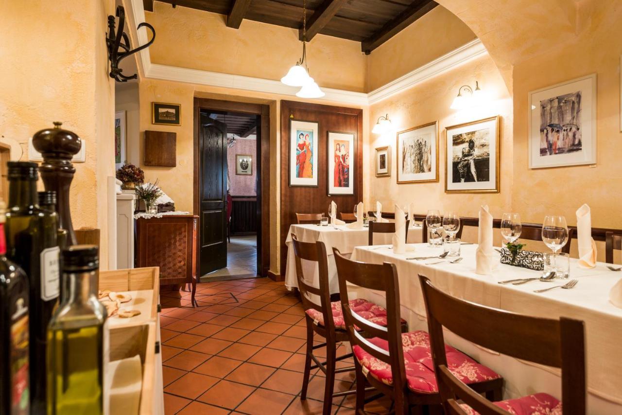 דולנז'סקה טופליסה Rooms & Restaurant Ostarija מראה חיצוני תמונה